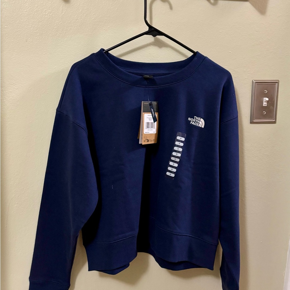 New with Tags! The North Face Half Dome Crop Navy Blue Women’s Sweatshirt.